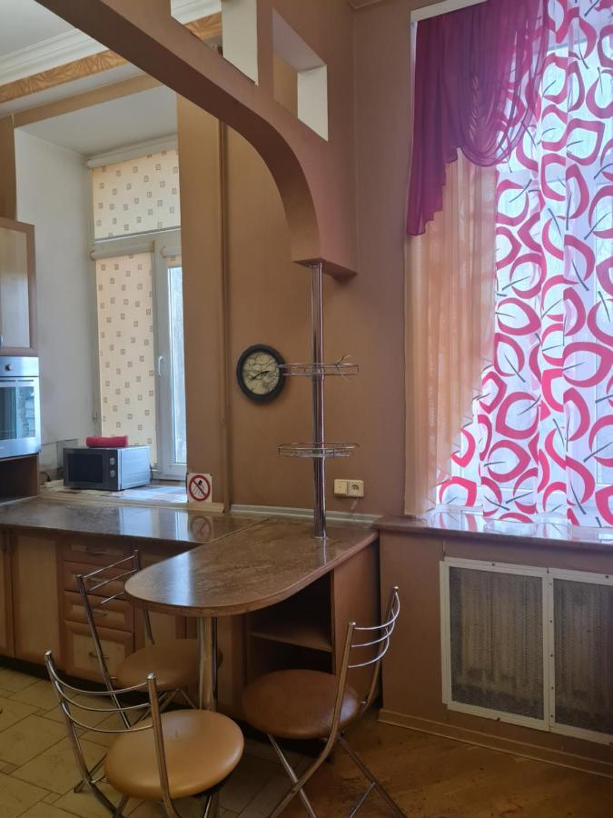 루치크 Центр, Євгена Коновальця, 3 아파트 외부 사진